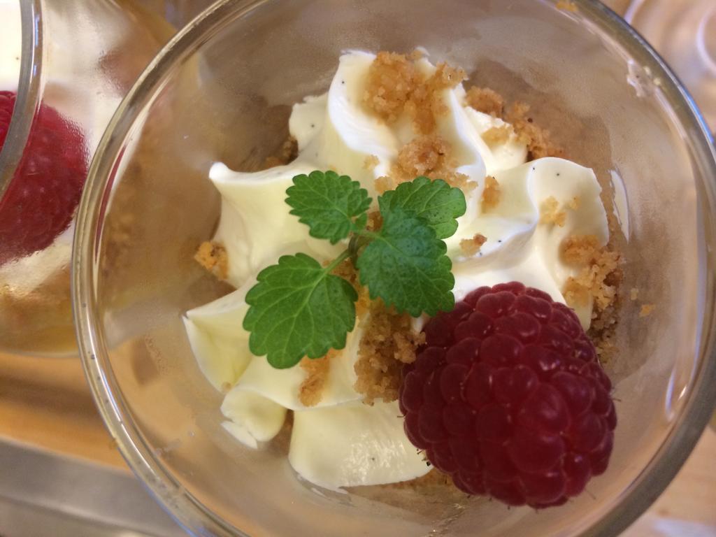 Brekkestranda Fjordhotel Brekke  Ngoại thất bức ảnh