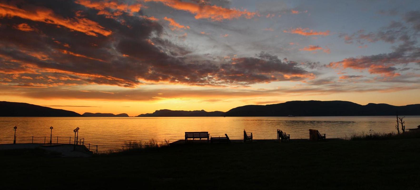 Brekkestranda Fjordhotel Brekke  Ngoại thất bức ảnh