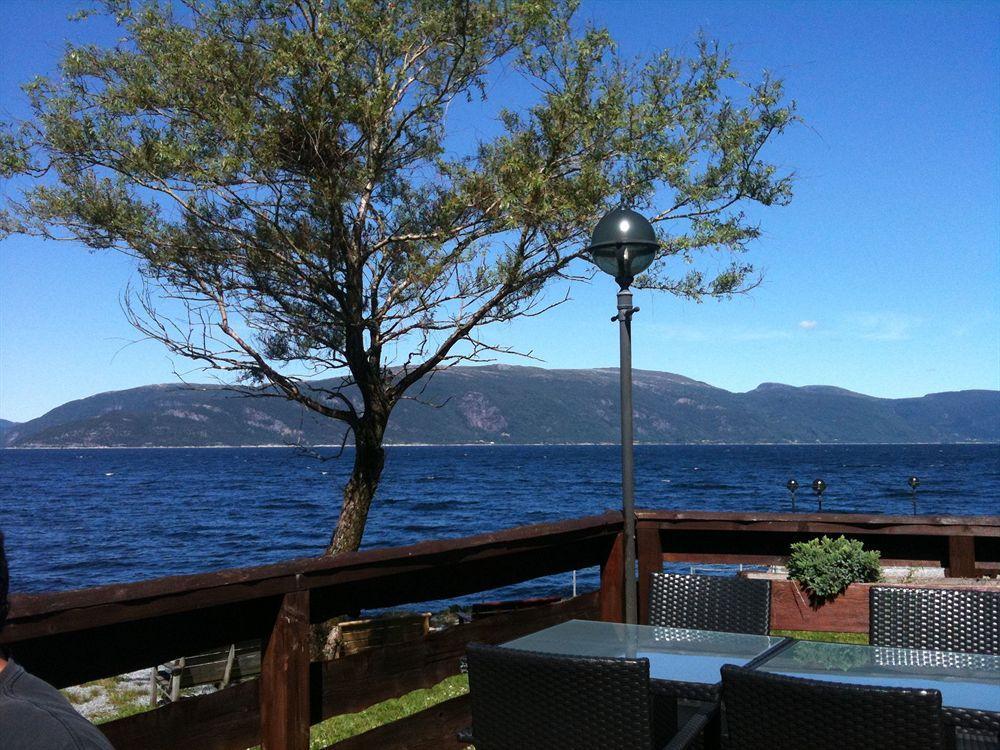 Brekkestranda Fjordhotel Brekke  Ngoại thất bức ảnh