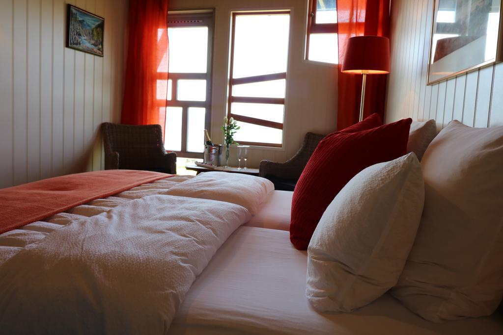 Brekkestranda Fjordhotel Brekke  Ngoại thất bức ảnh