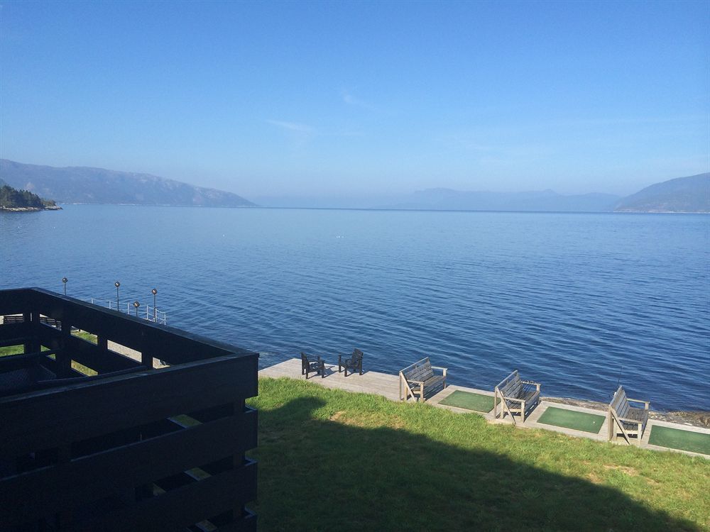 Brekkestranda Fjordhotel Brekke  Ngoại thất bức ảnh