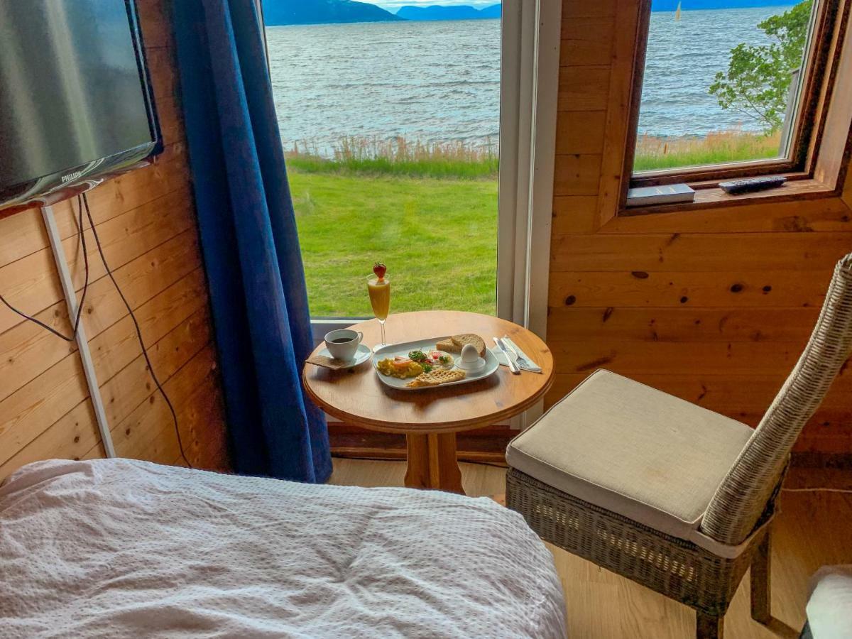 Brekkestranda Fjordhotel Brekke  Ngoại thất bức ảnh